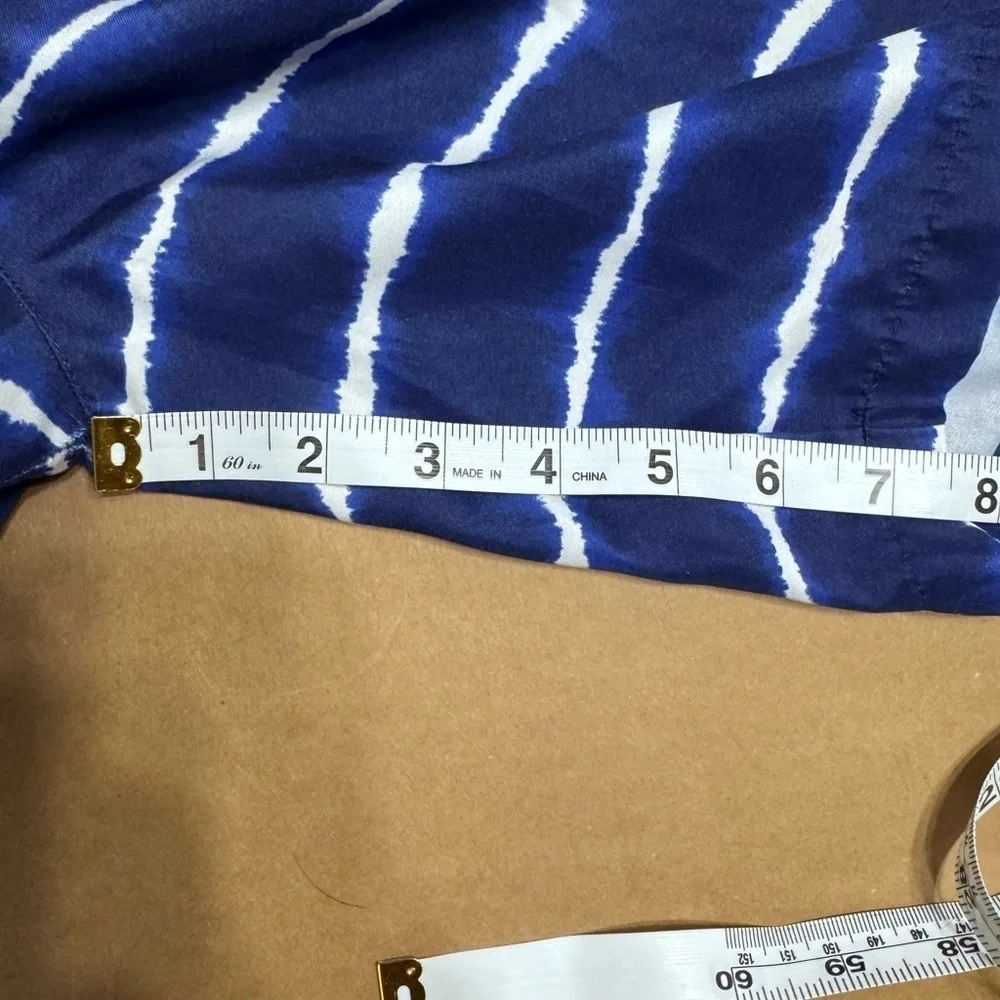 Crown & Ivy kids  blue and white Swim Trunks lg sw10